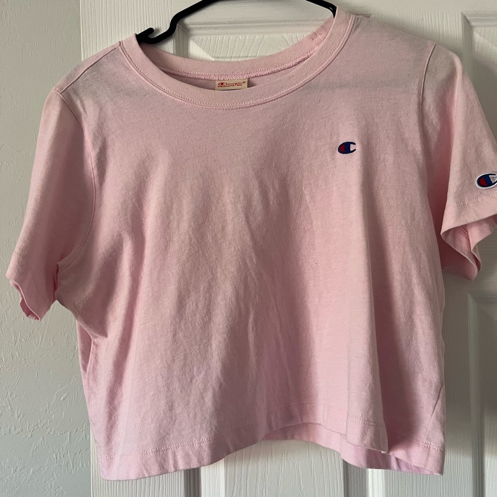 SIZE M (WOMENS) CHAMPION PINK CROP TOP